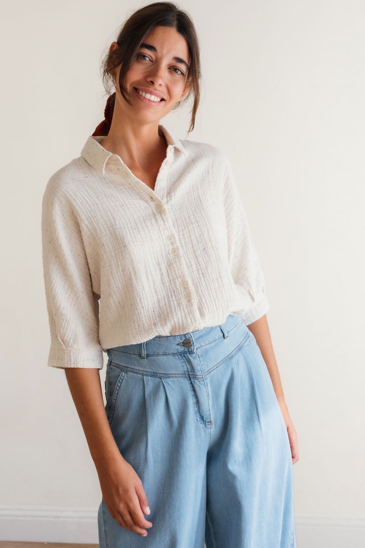 Light cream buttoned shirt