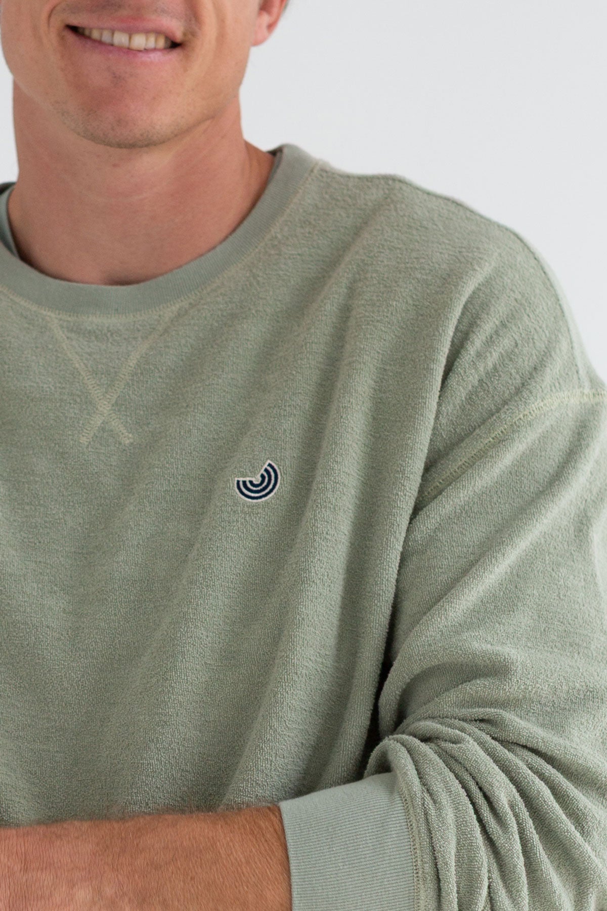 Light green sweatshirt men detail logo front