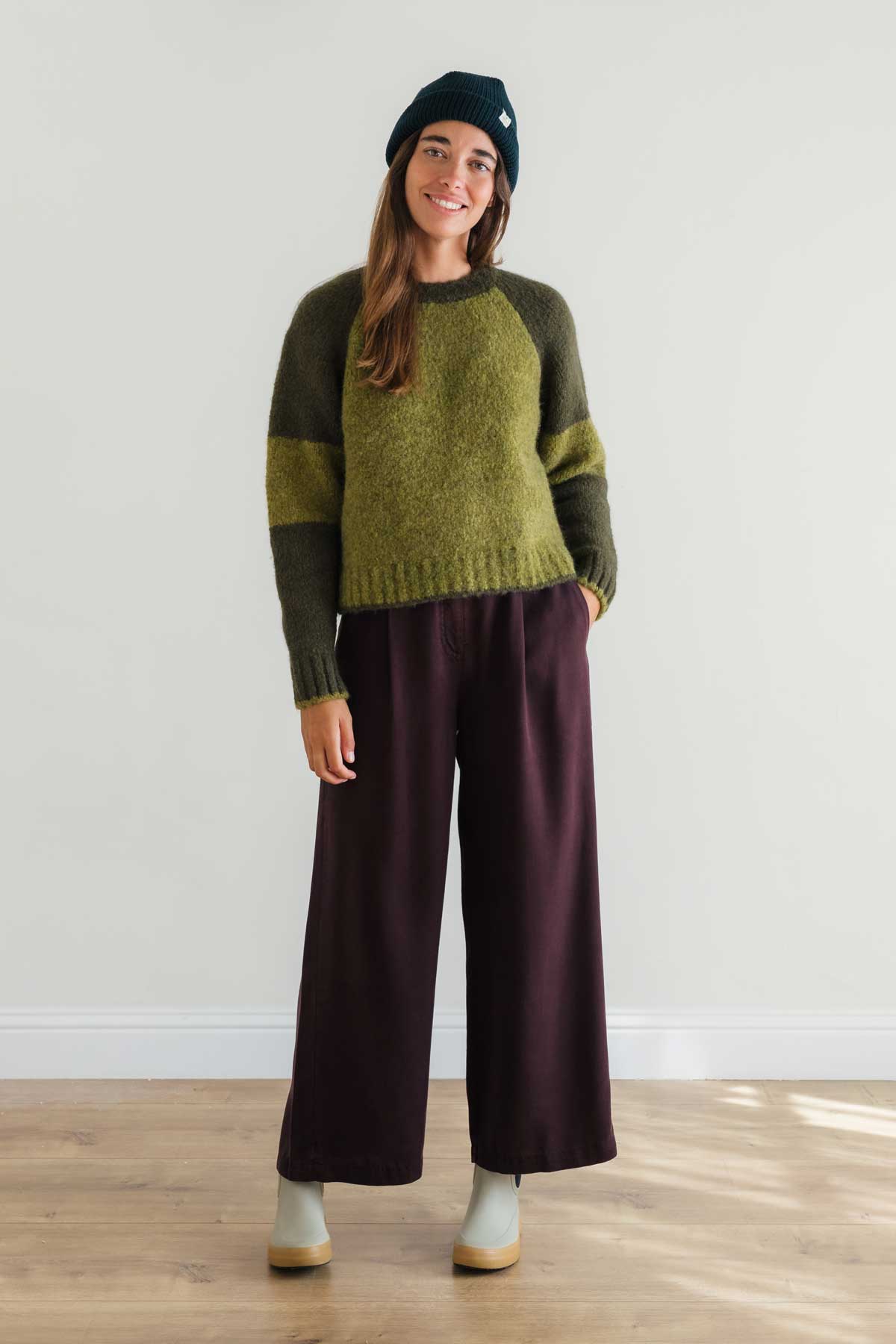 Recycled material knit with raglan style