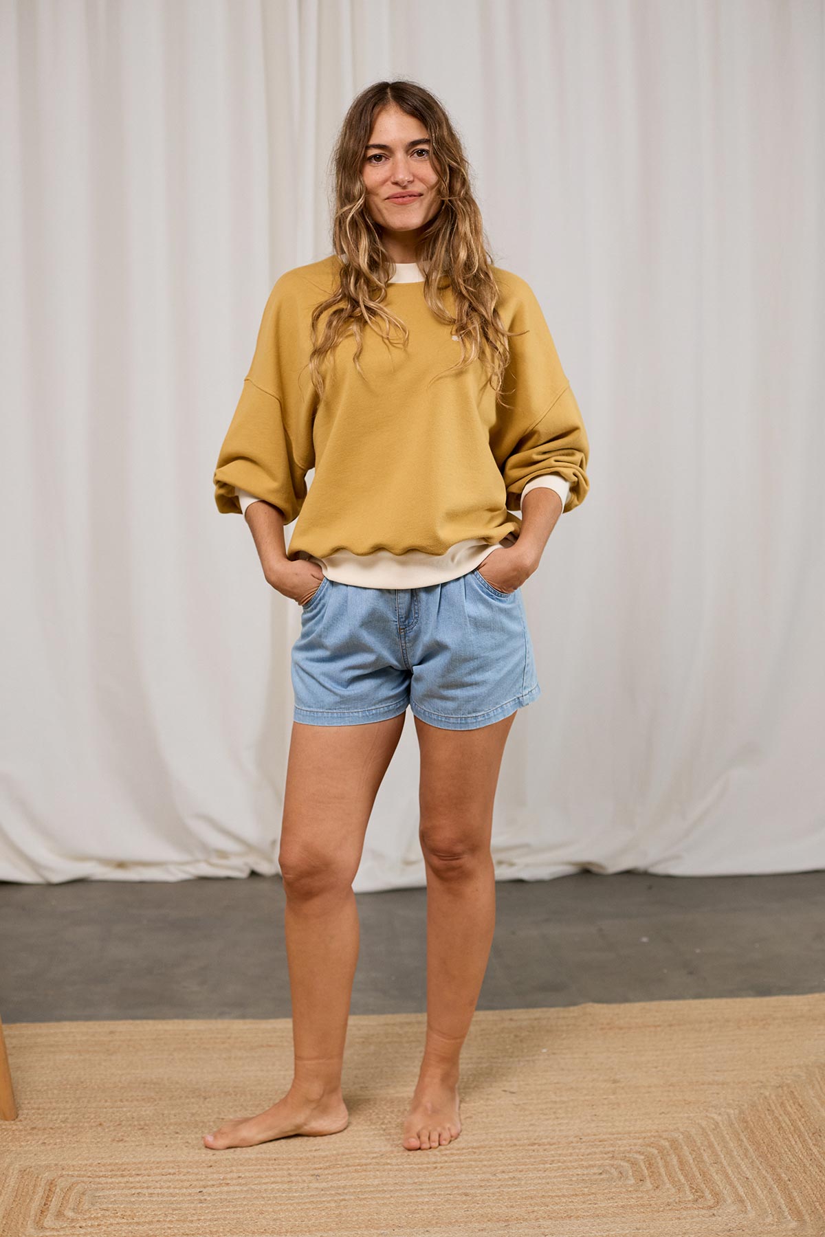 mustard sweatshirt with ribbed edges