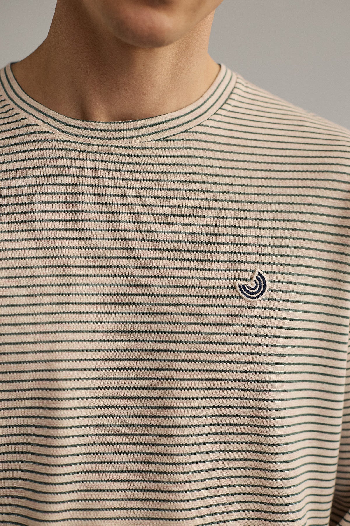Regular fit eco-friendly striped t-shirt detail