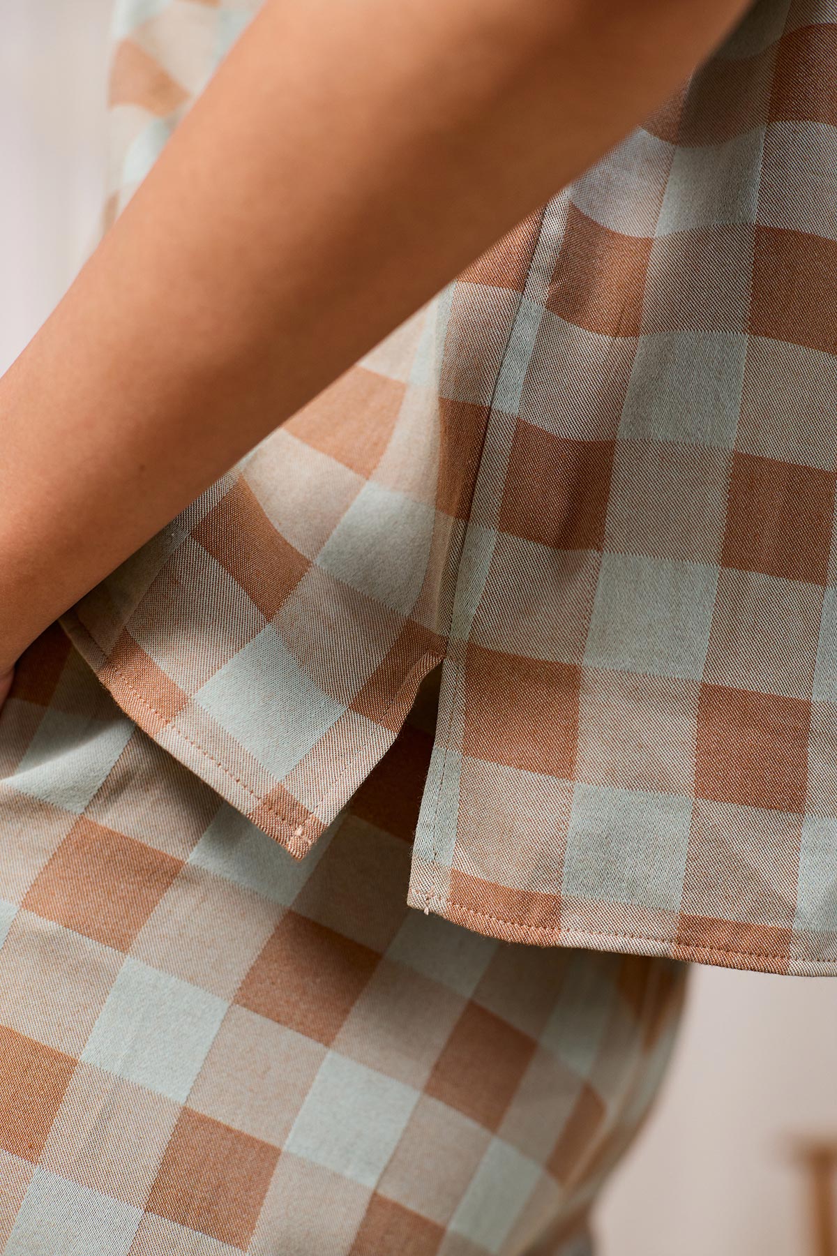 lightweight checkered crop top