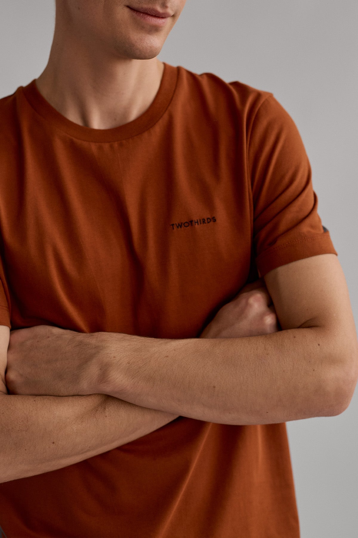 Lightweight and breathable brown tee