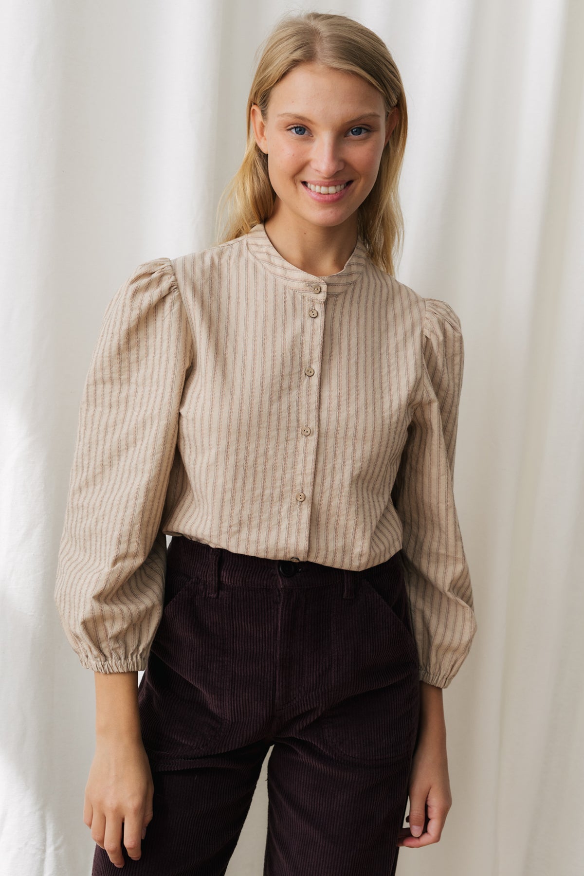 Mao neck shirt with sustainable corozo buttons