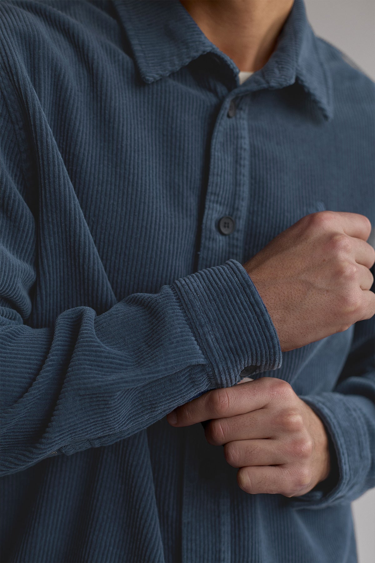 Minimalist men shirt in plush corduroy