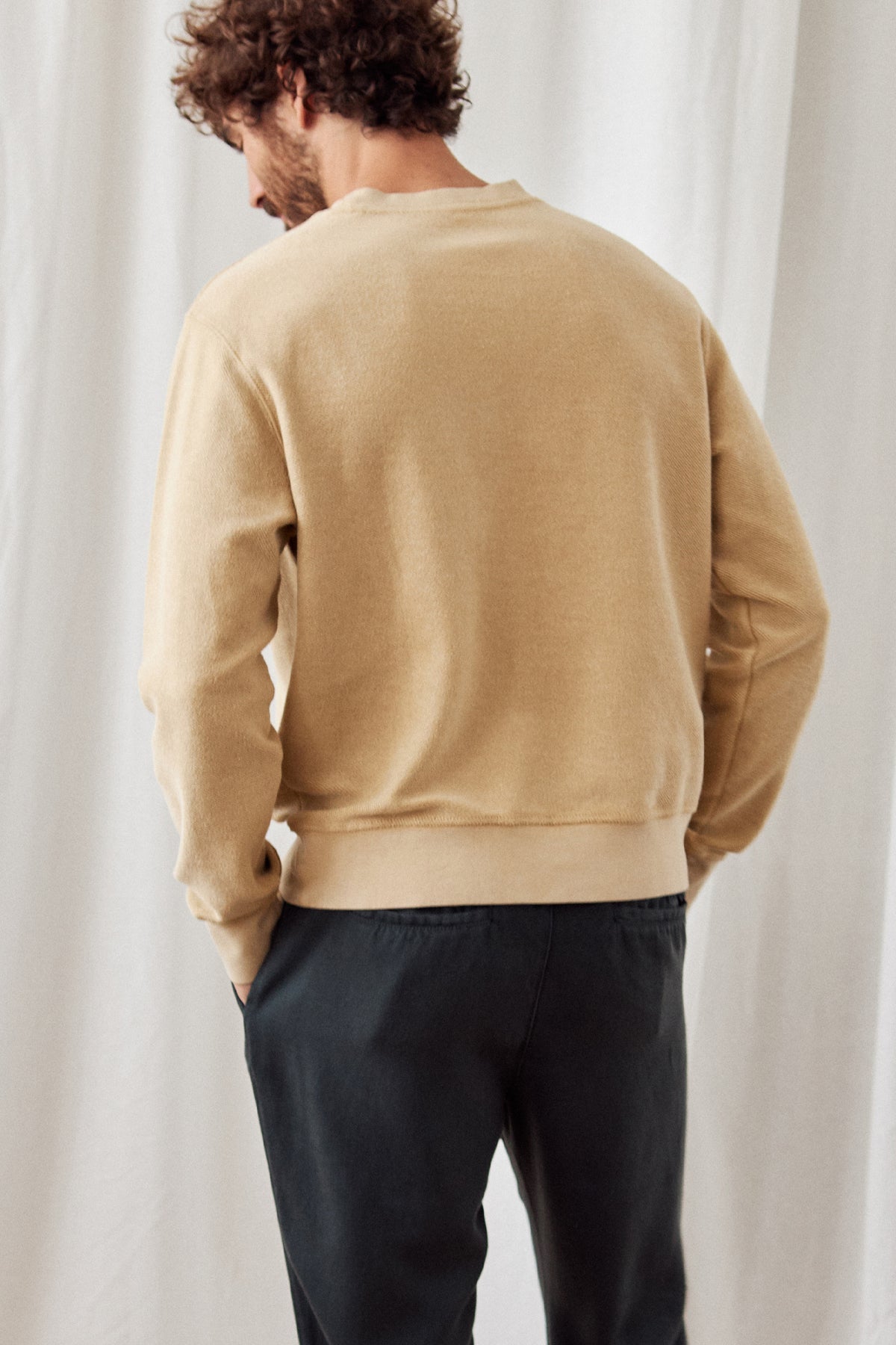 pesticide-free curry cotton sweatshirt