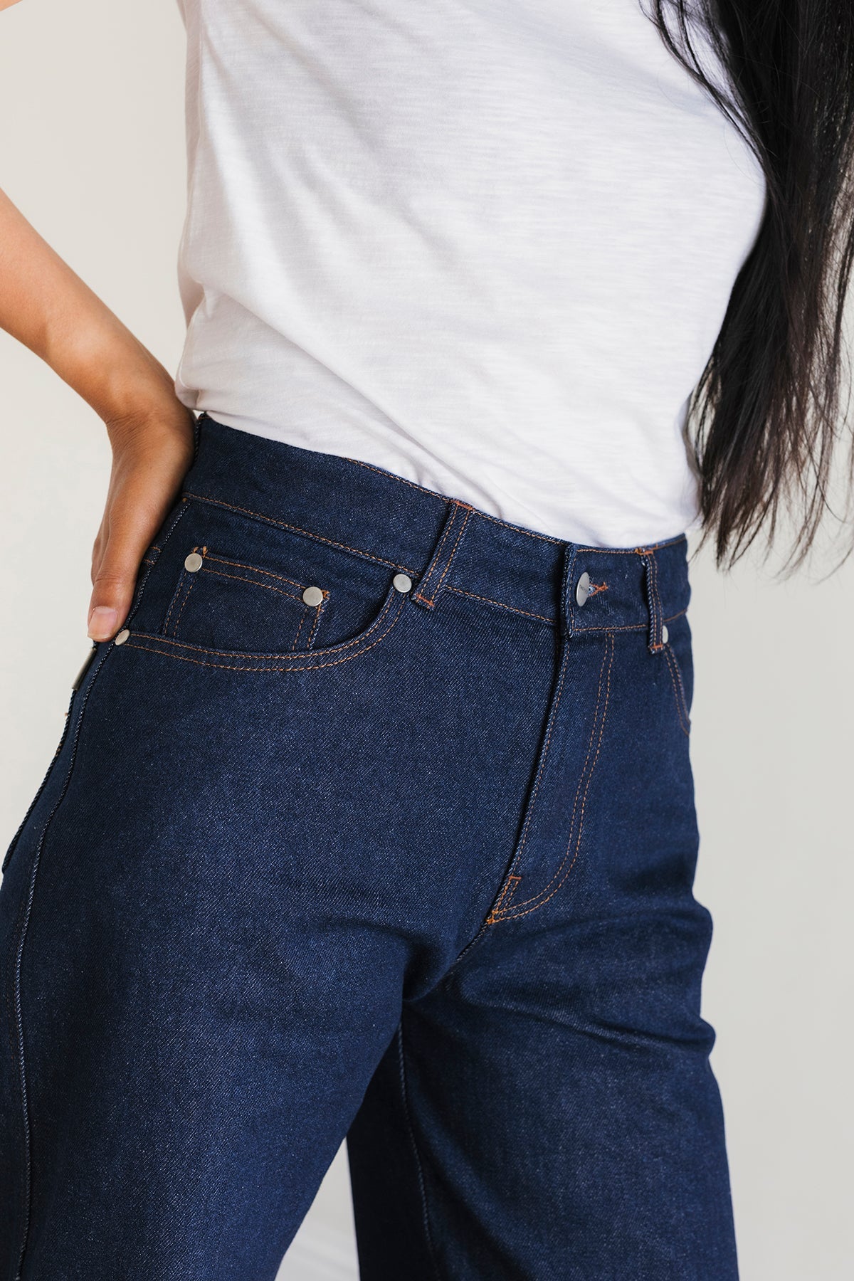 low-rise organic cotton jeans with relaxed styling