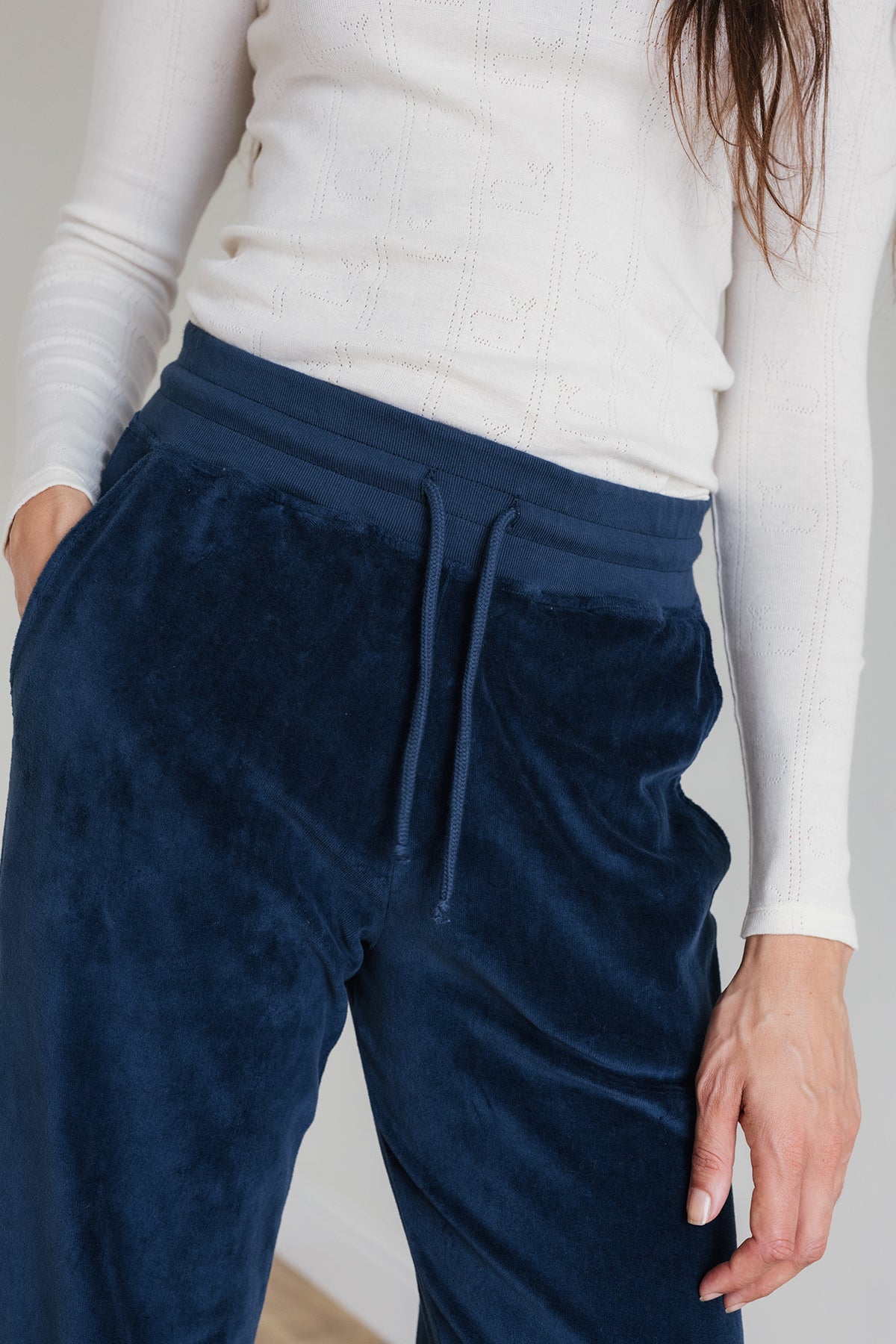 meta-preview, Eco-friendly velvet pants navy