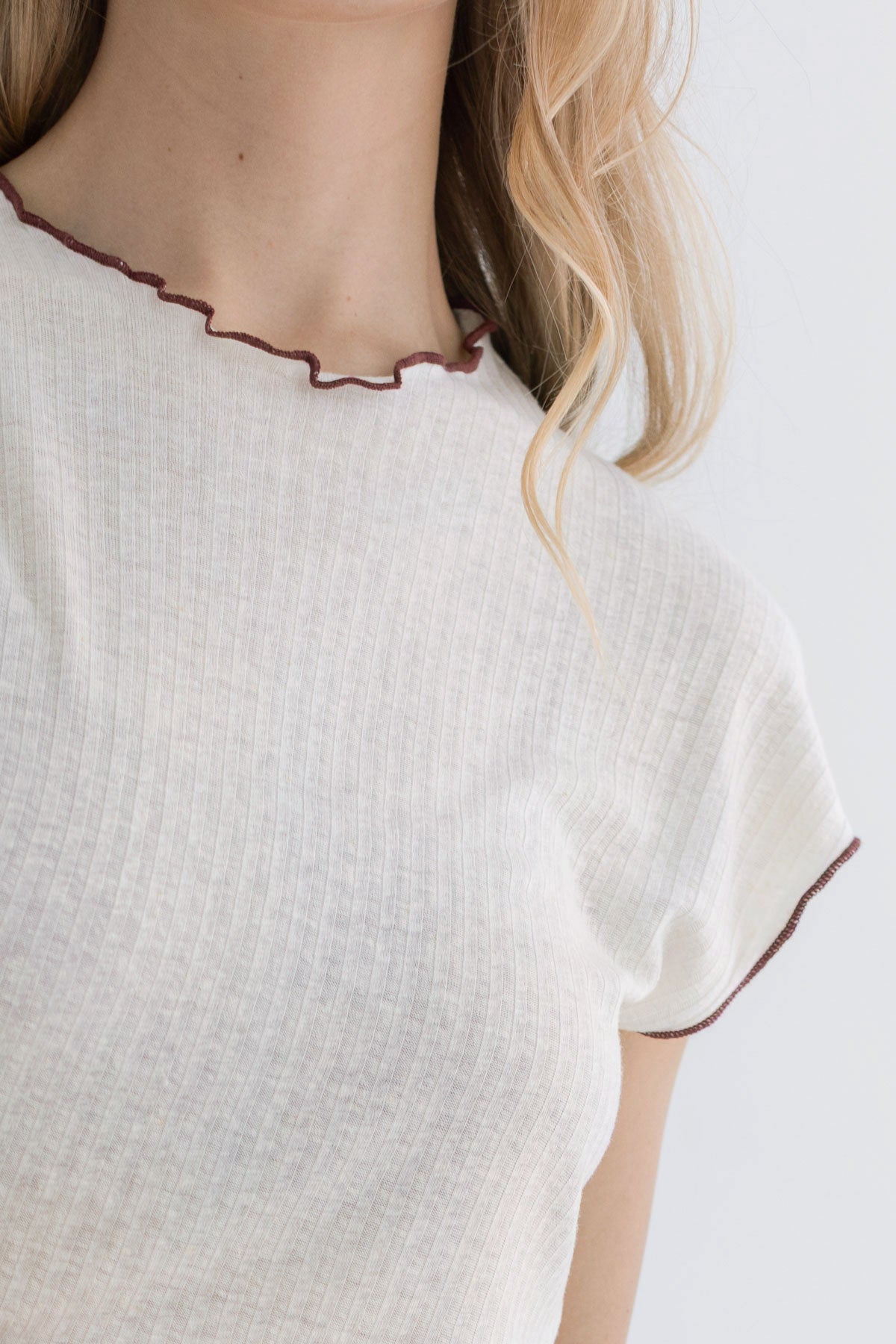Creme ribbed tshirt women detail front