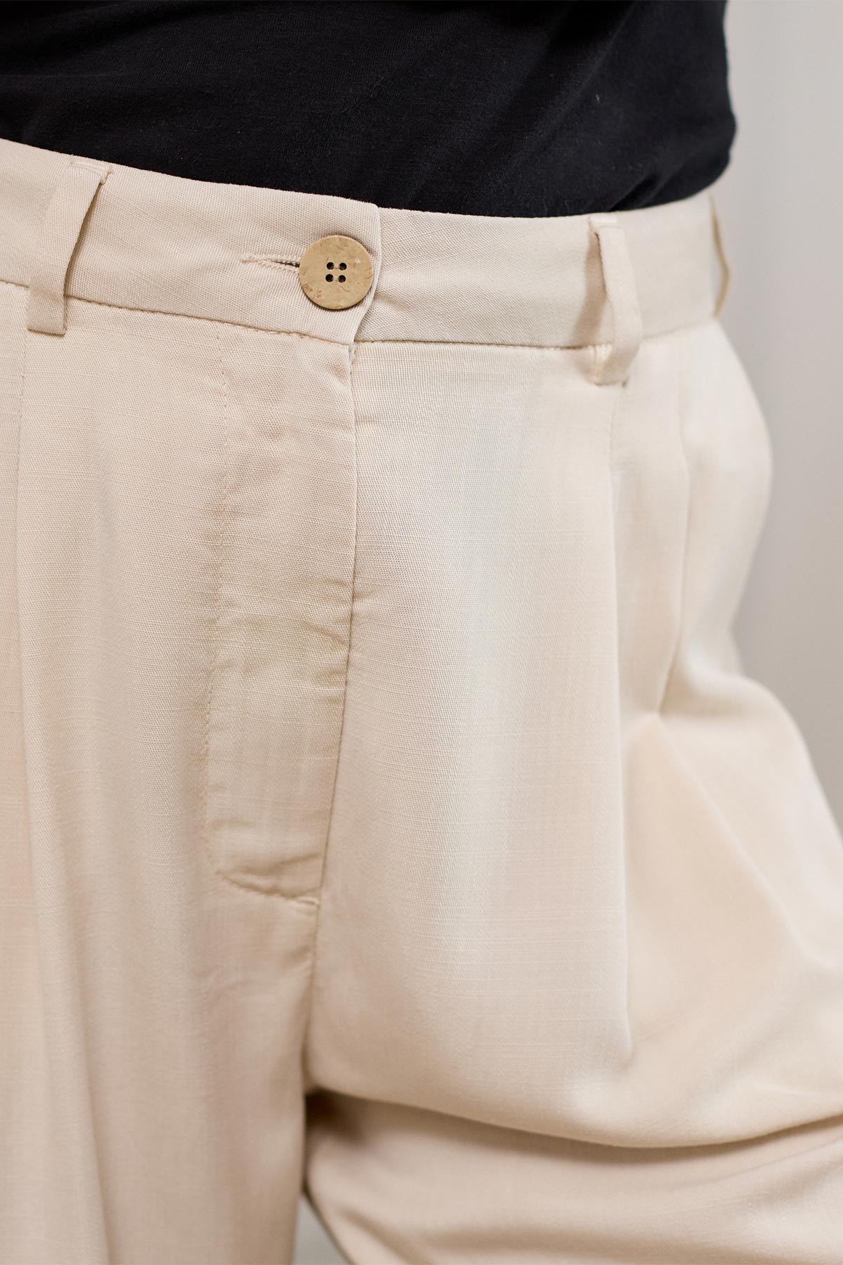 eco-friendly botanic fiber pants with four pockets