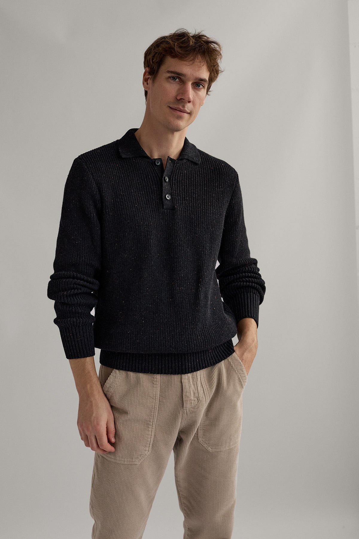 regular fit knit with ribbed edges