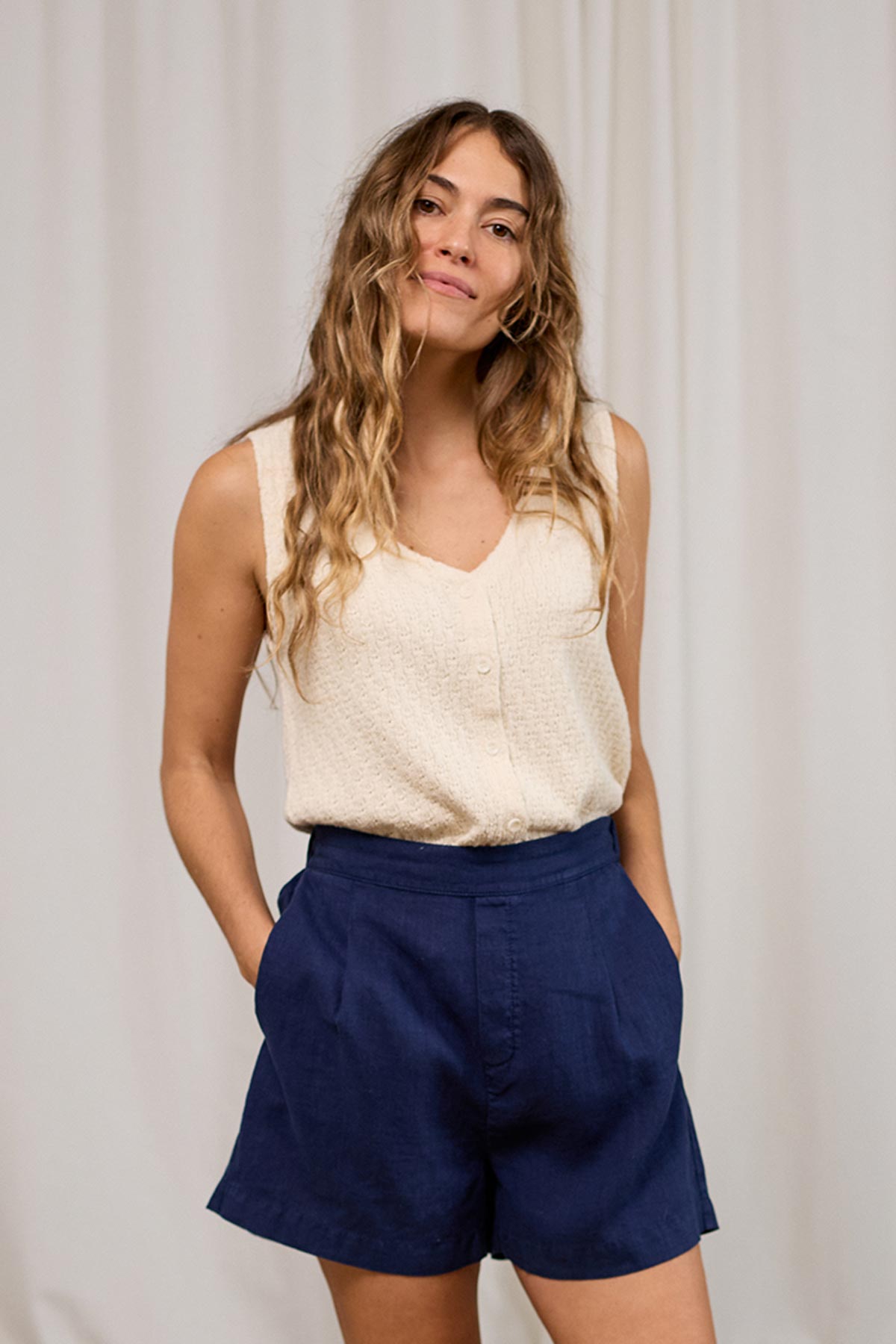 Button-down airy women’s top
