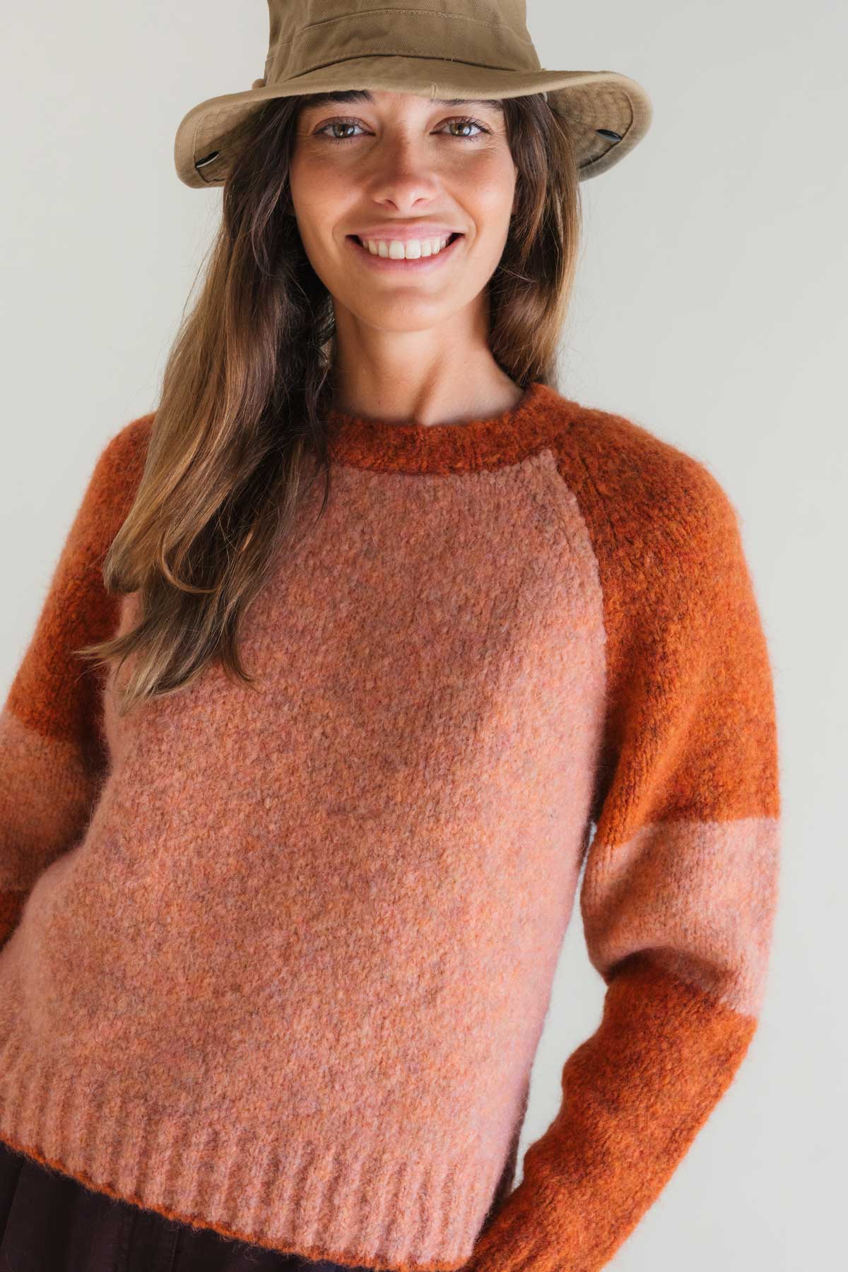 Eco-friendly terracotta sweater with blocks