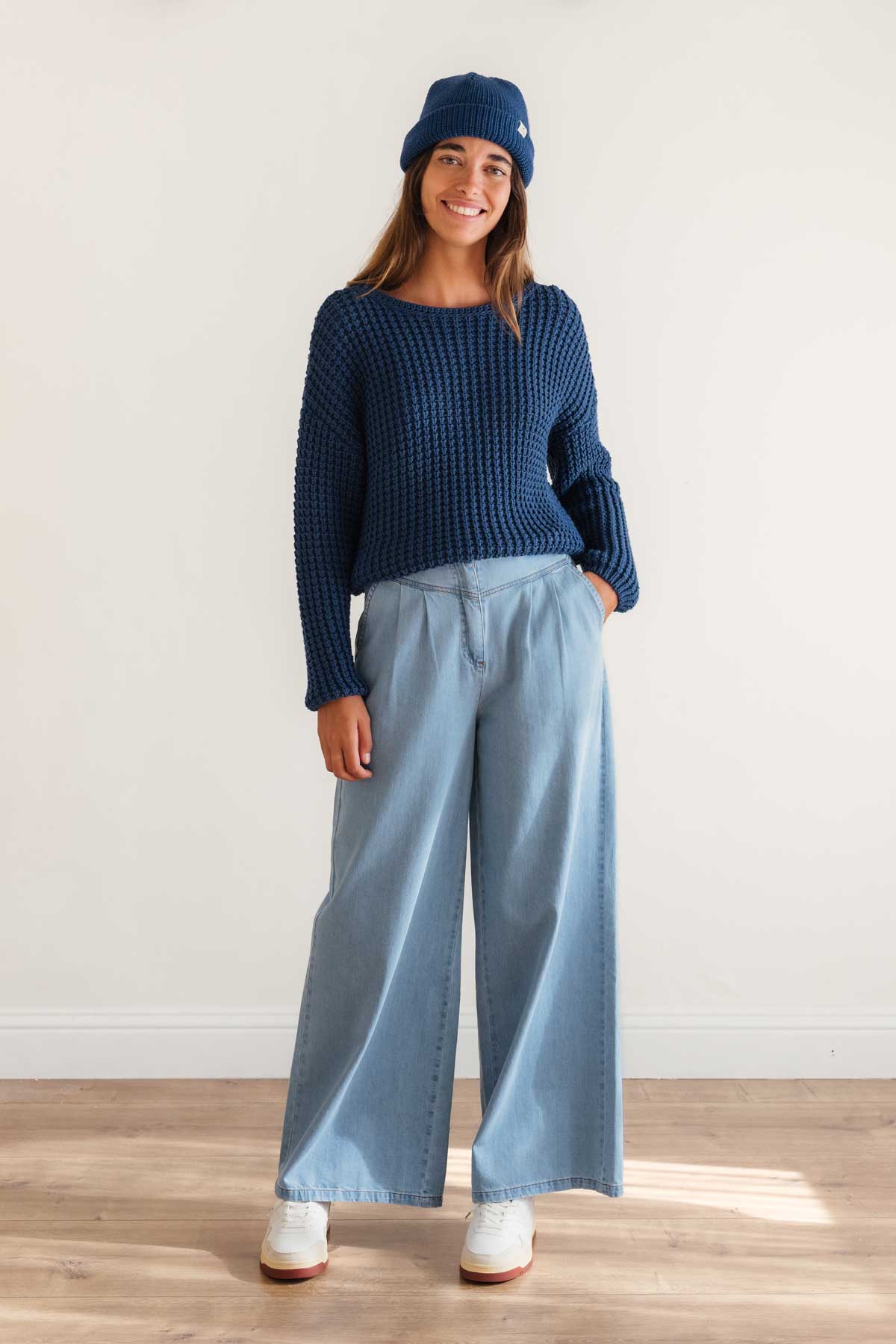 ECO-FRIENDLY NAVY SWEATER