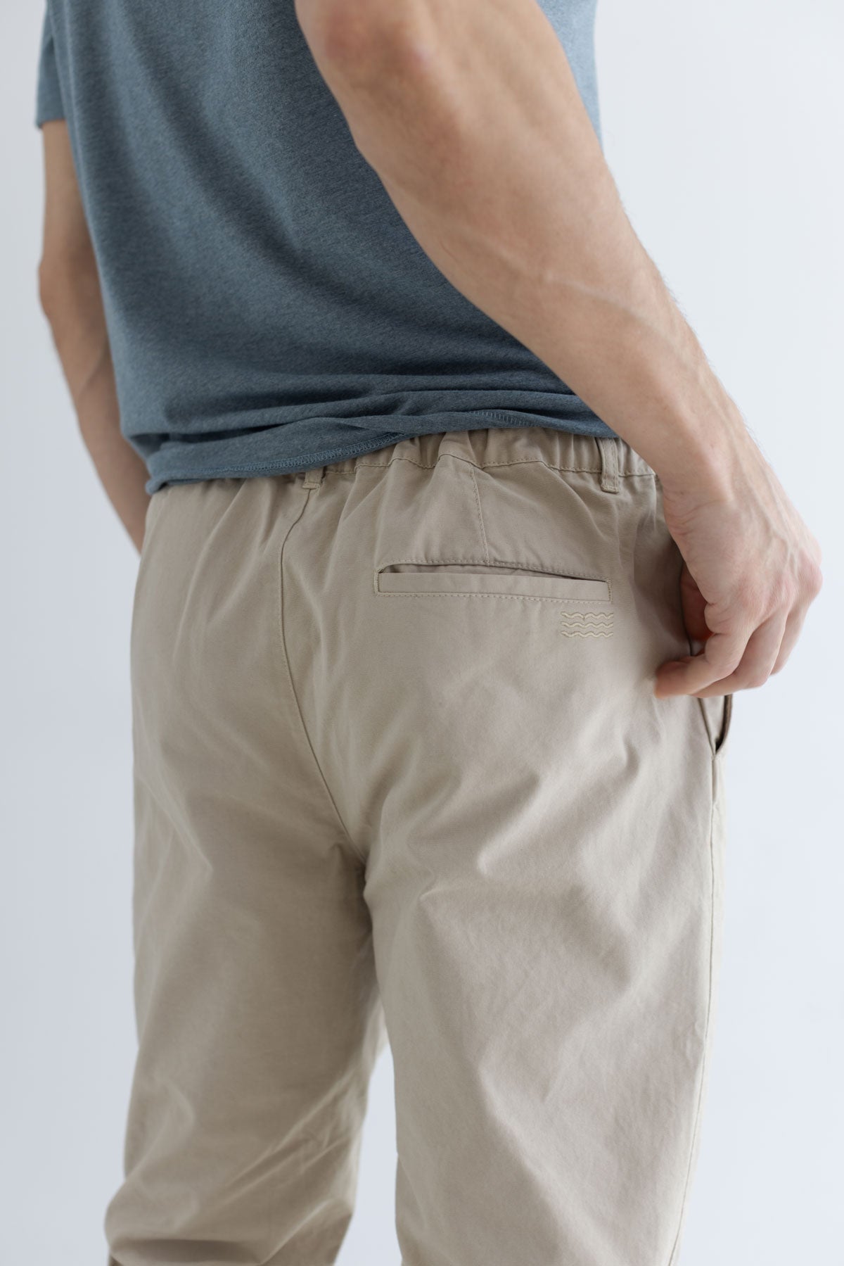 Feather grey Organic cotton canvas pants men detail back