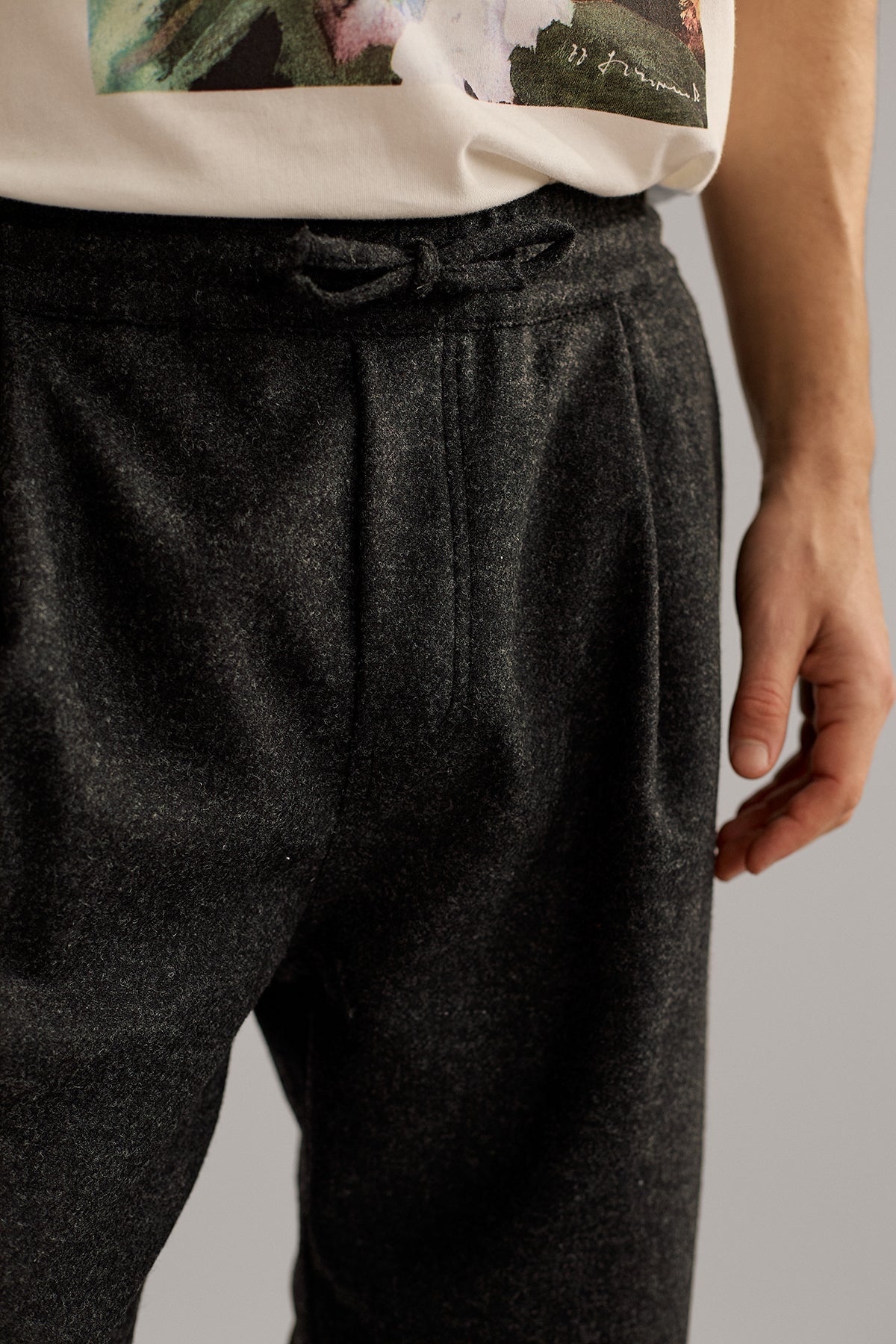 relaxed twill trousers with drawstring