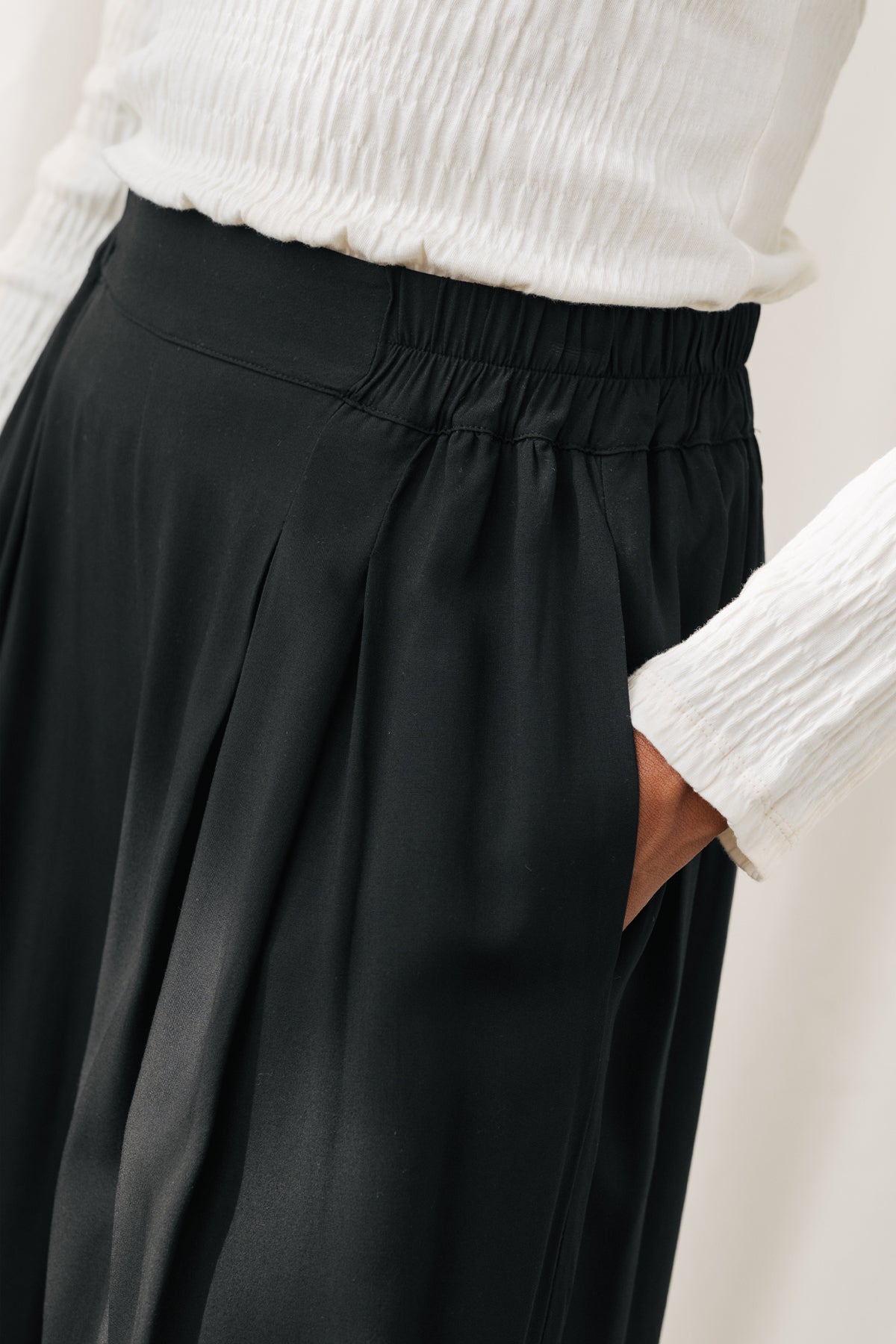 vegan wide pants with side pockets