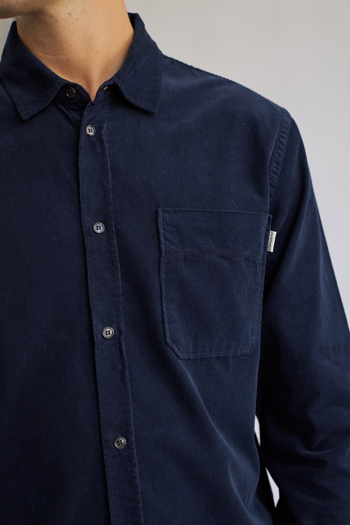 wave stitching detail pocket shirt