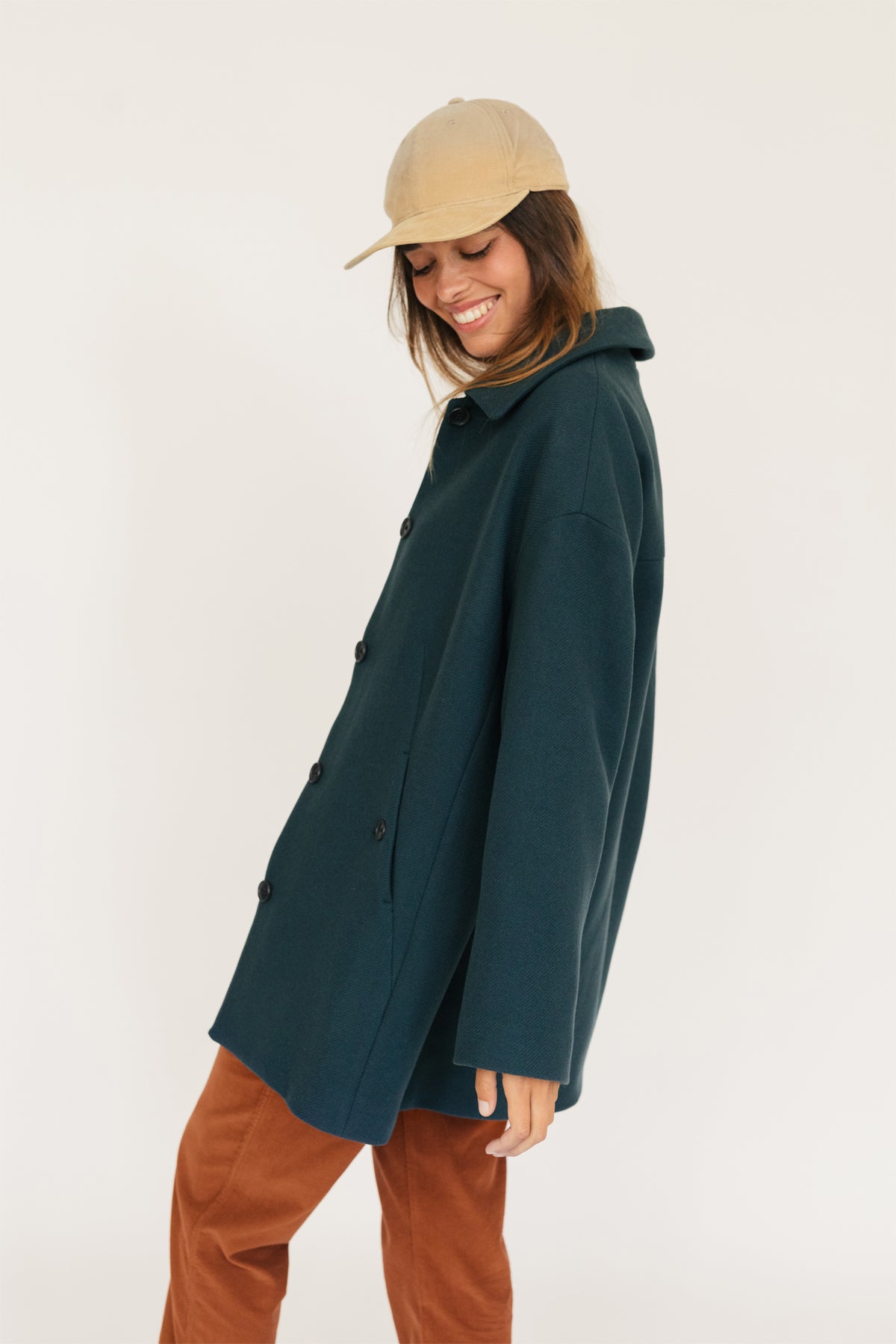 Dropped shoulders sustainable green jacket 