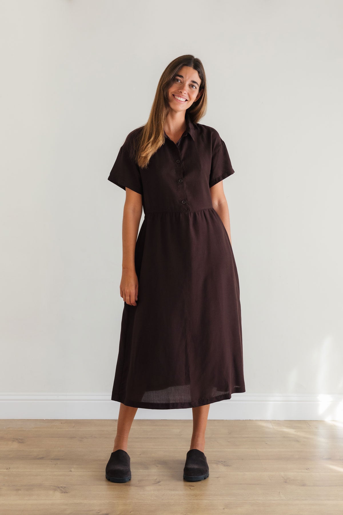 Women’s minimalist burgundy dress