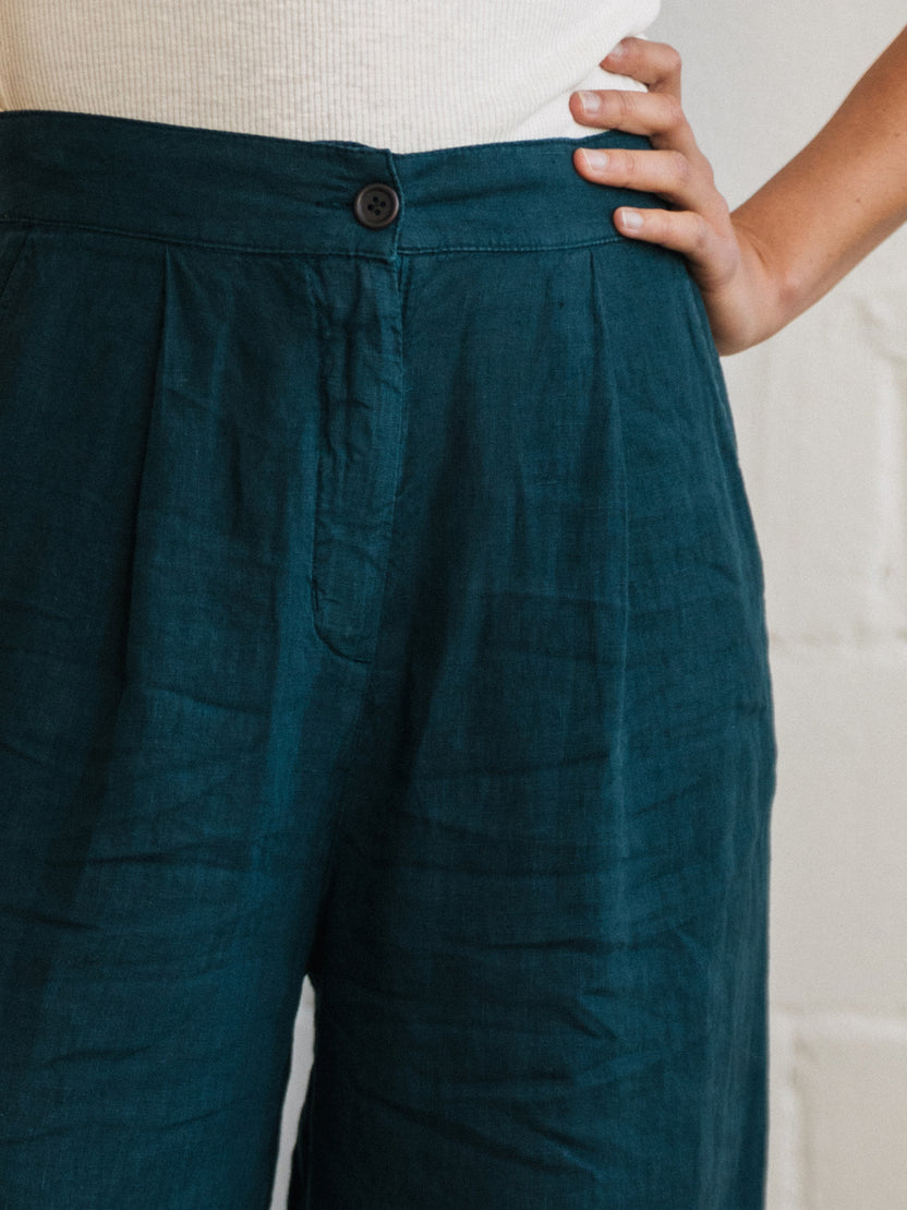 Buy Sustainable Pants For Women | Fair Fashion by TWOTHIRDS