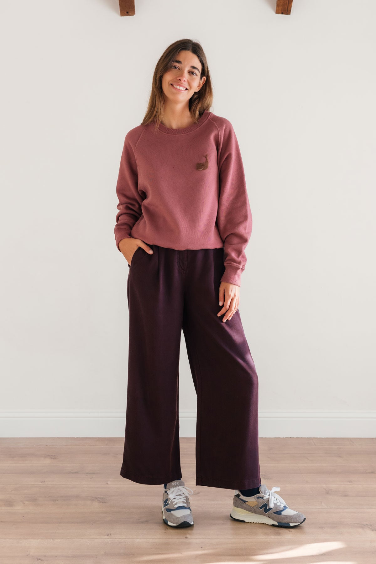 Classic red sweatshirt in burnt berry