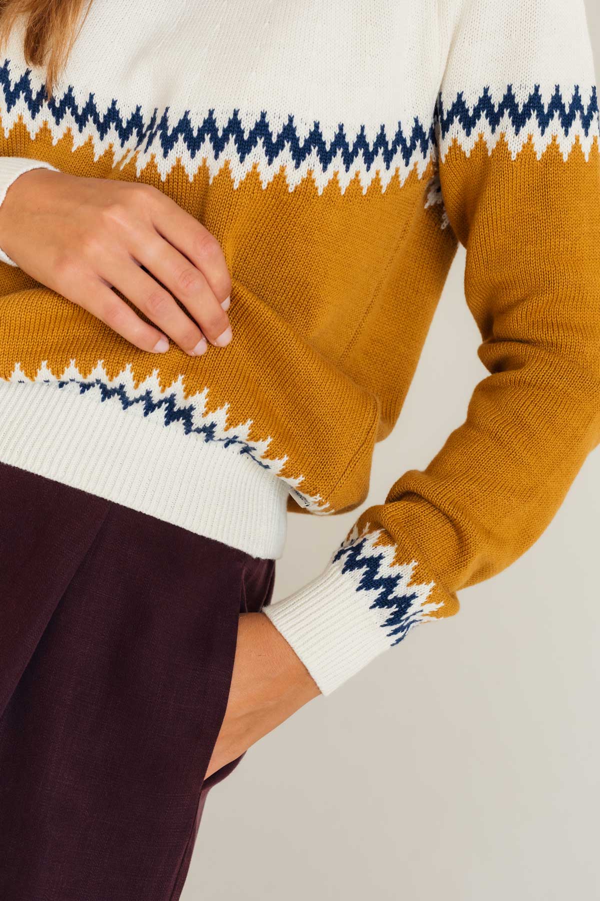 Low-impact multicolor wool knit sweater