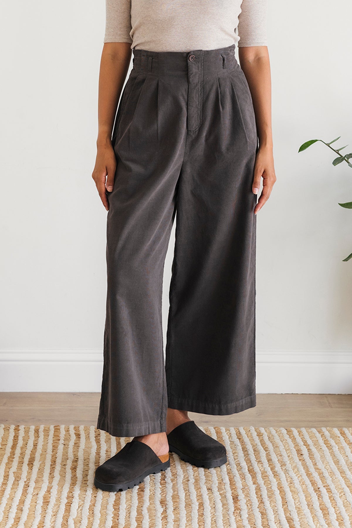 wide leg cut microcorduroy grey pants