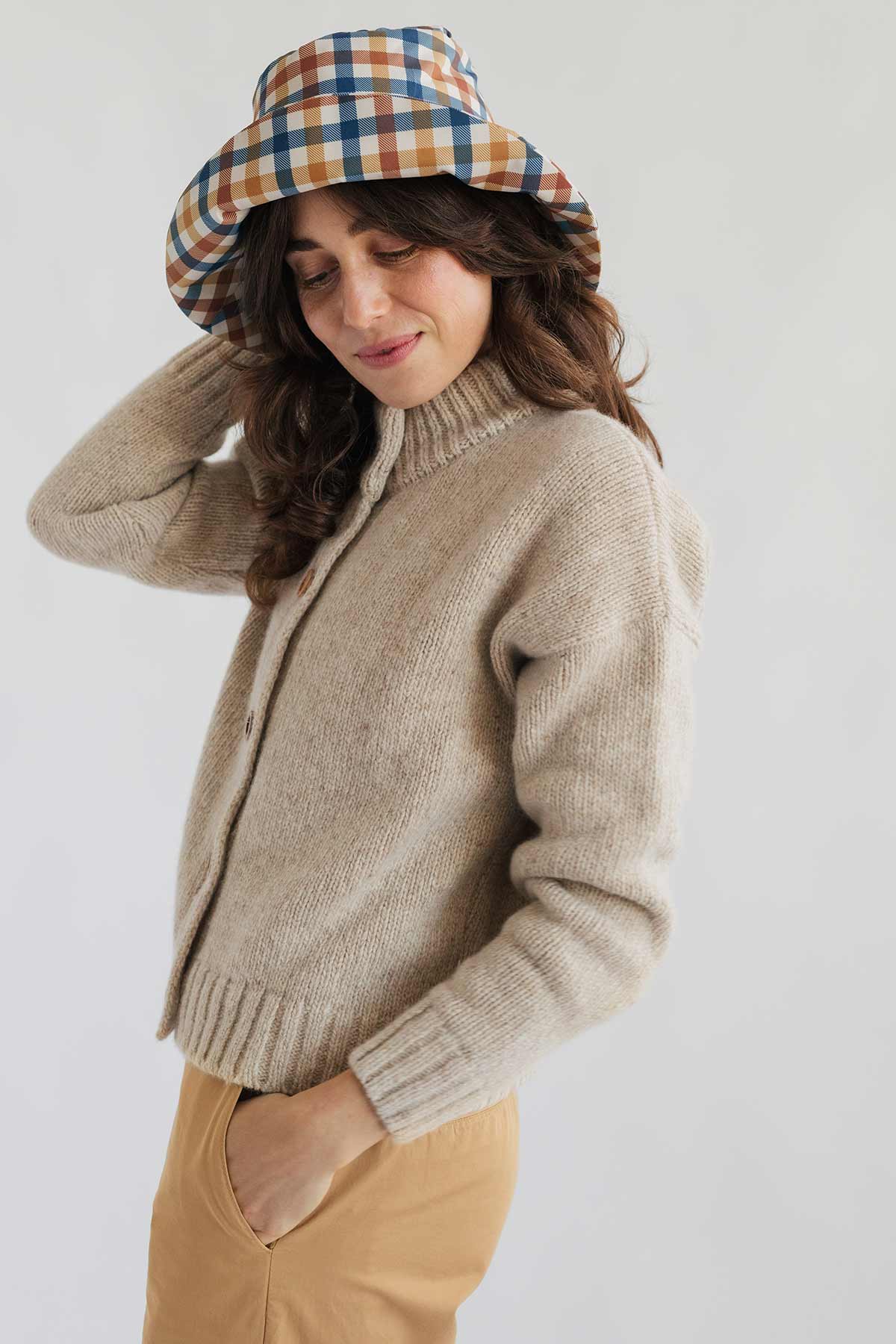 meta-preview, warm and durable wool cardigan