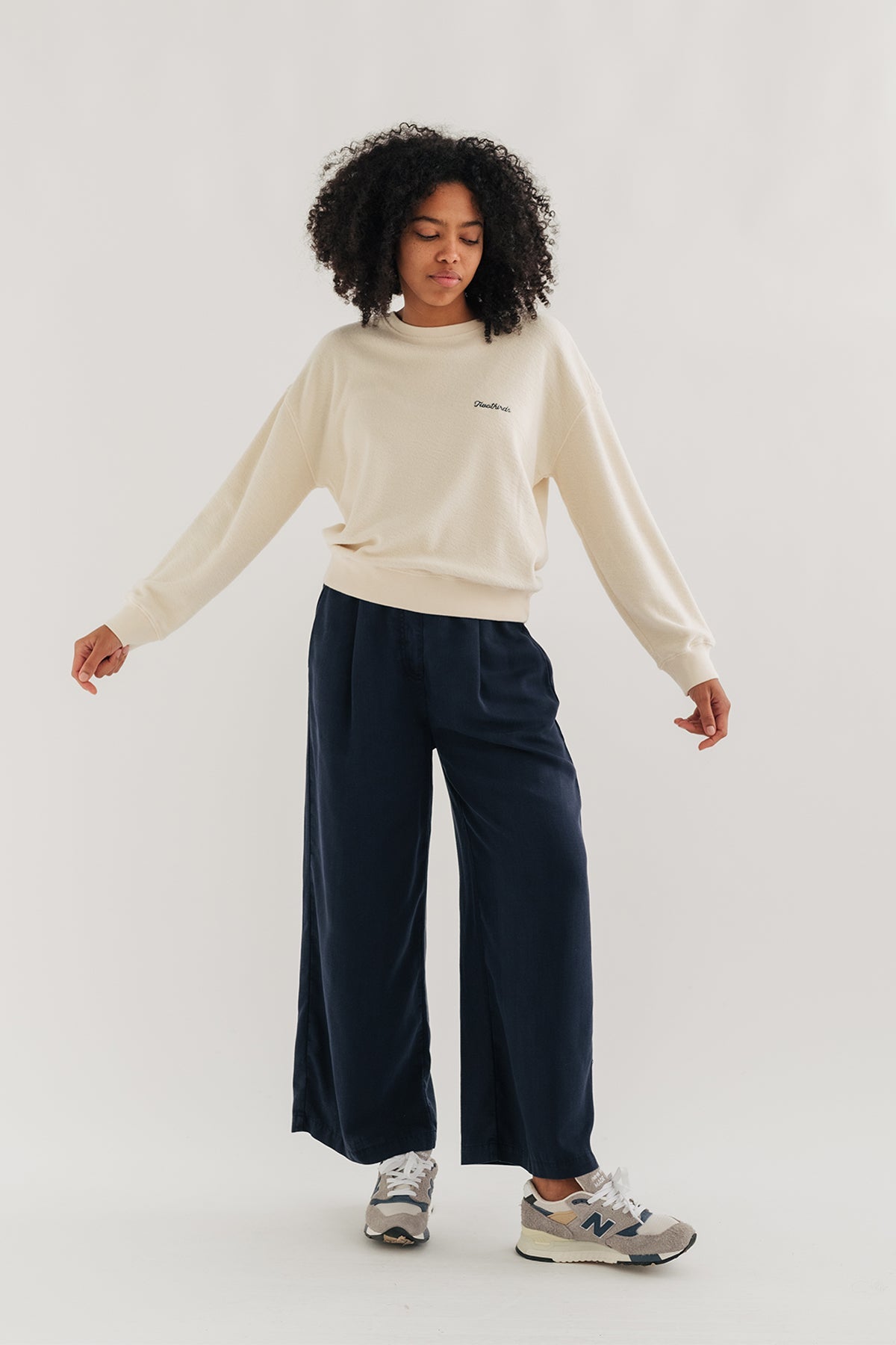 organic cotton sweatshirt with ribbed neckline