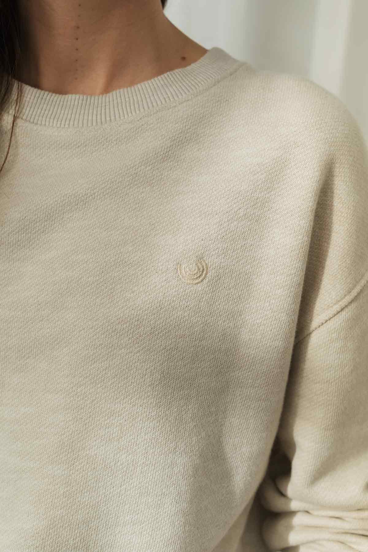 eco-friendly ecru sweatshirt for women