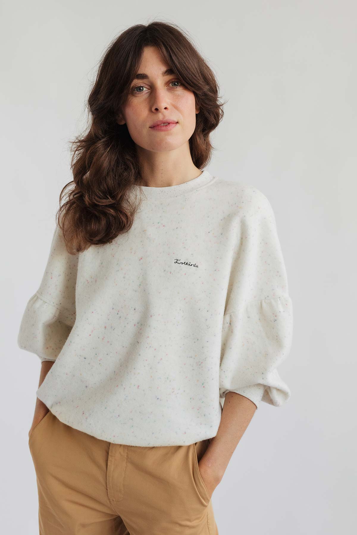 relaxed fit white vegan sweatshirt with colorful neps