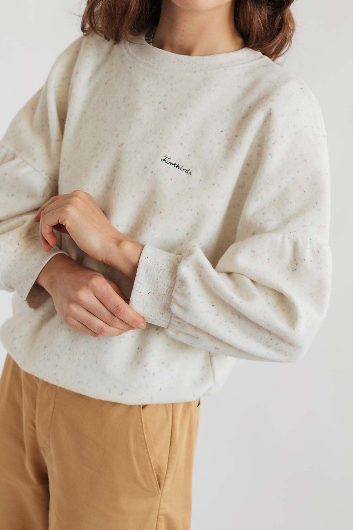 three quarter length sleeves white sweatshirt