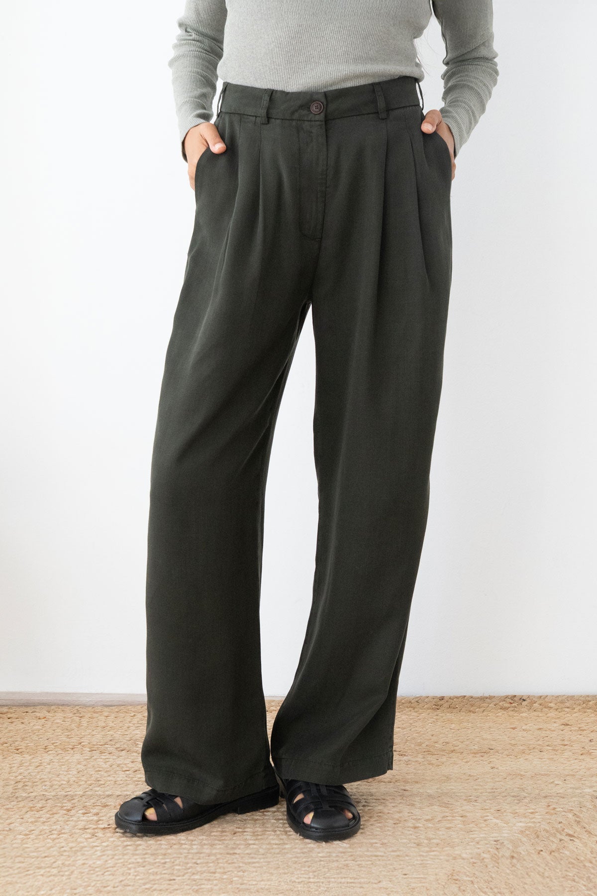 Mesquida - Dark Green