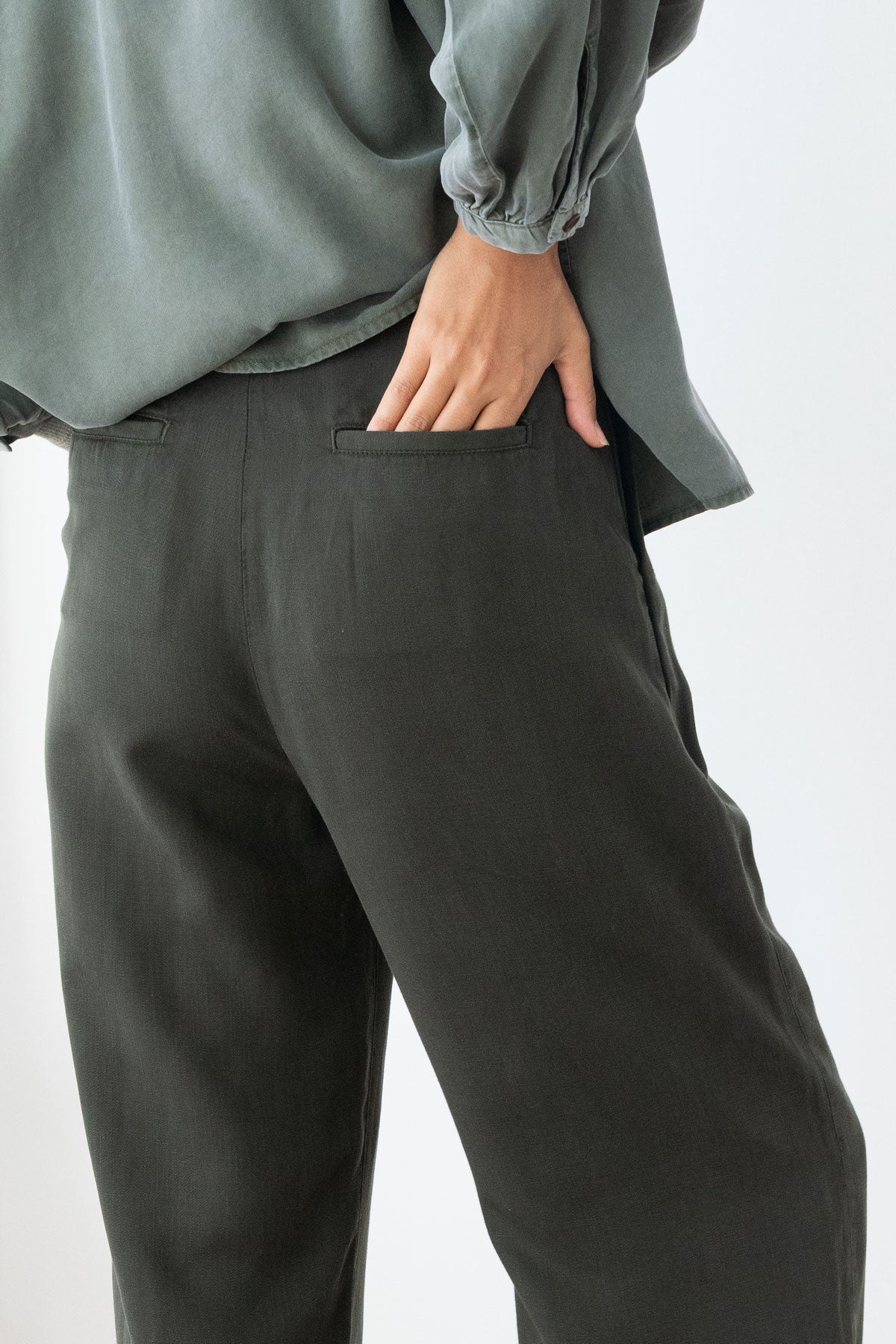 Mesquida - Dark Green