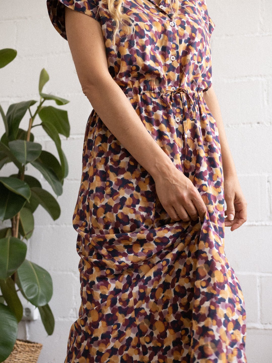 Polillo - Abstract Dots