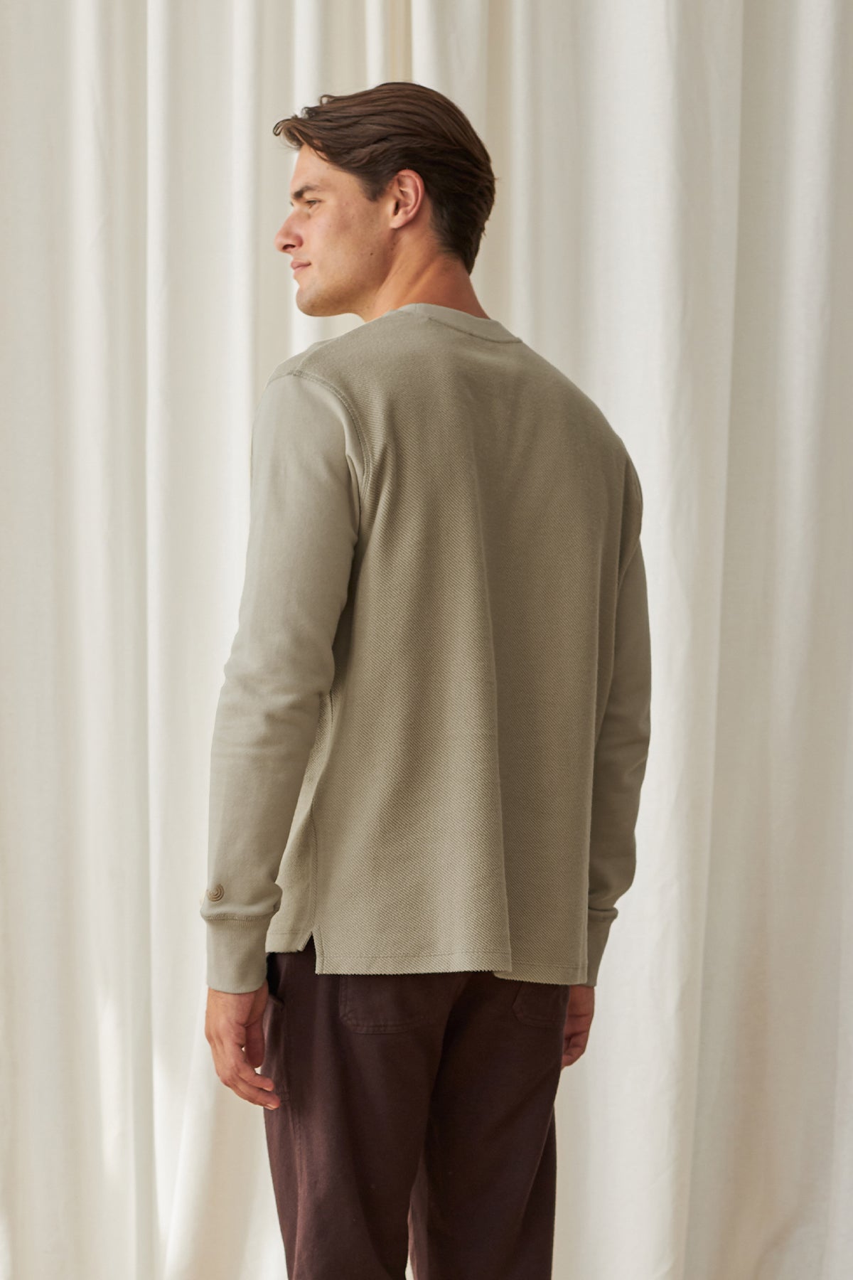 Ribbed neckline and cuffs sweatshirt for men