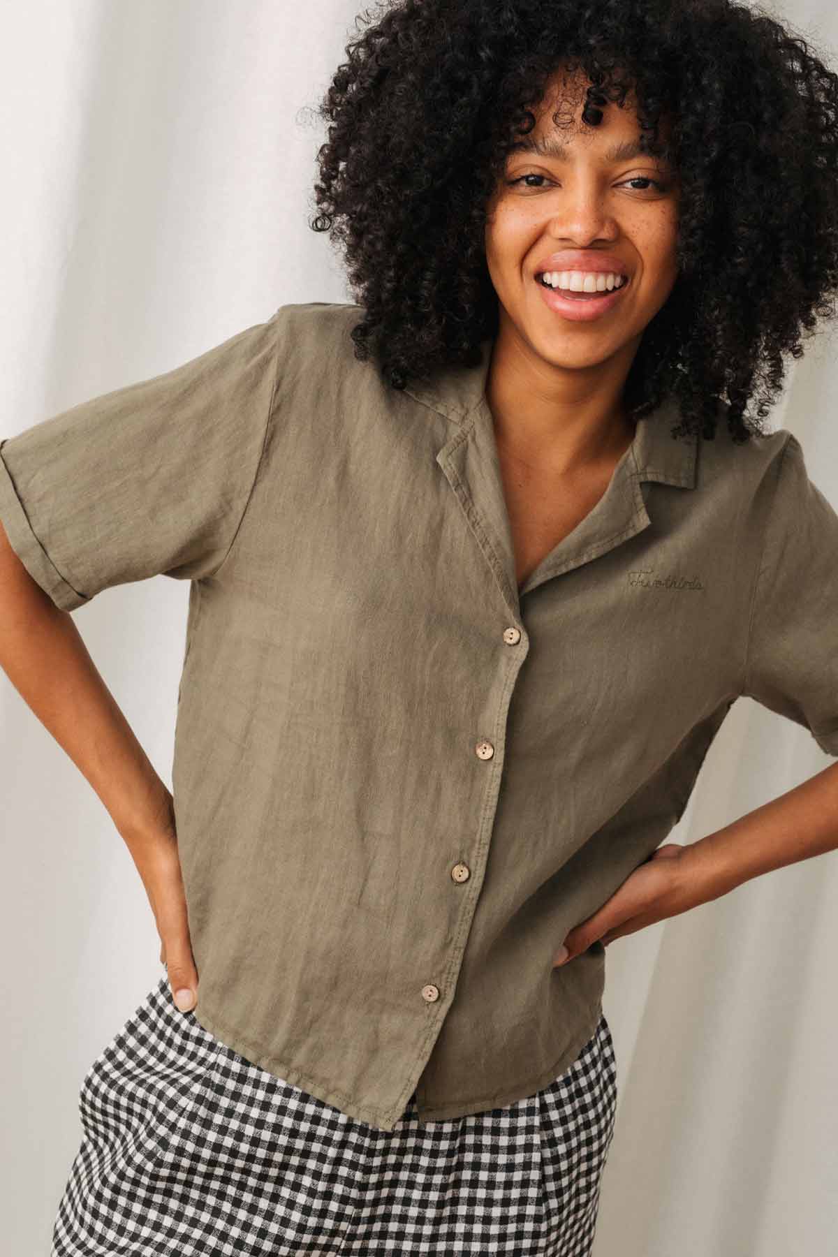 Vegan light khaki shirt with coconut buttons