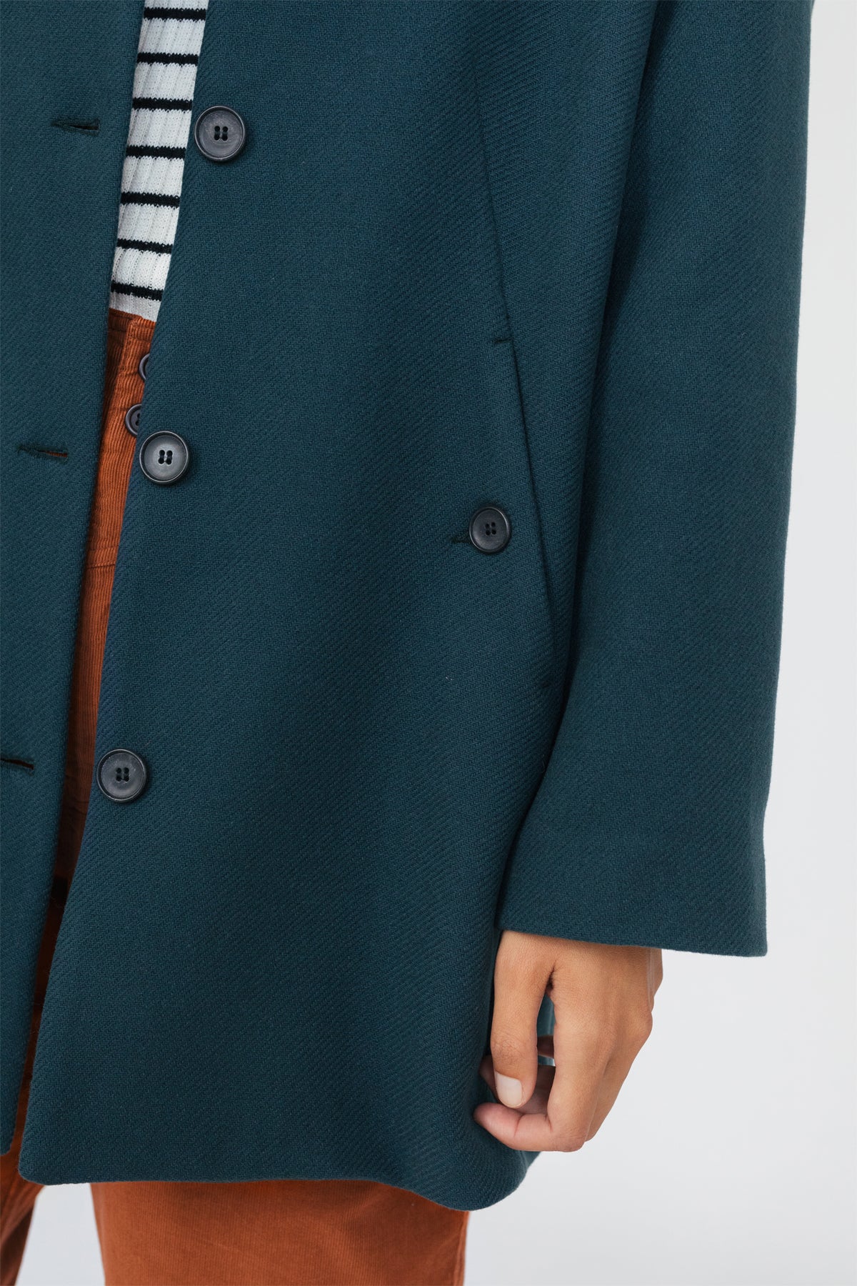 sustainable wool coat with pockets