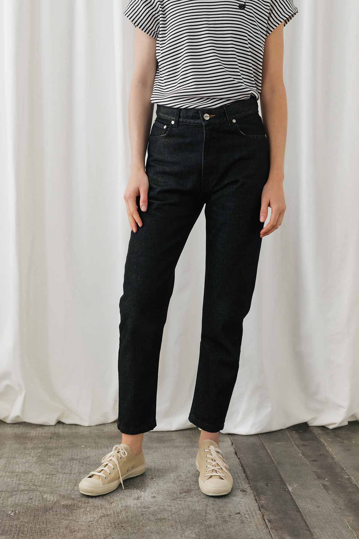 meta-hover,  mom fit denim black jeans