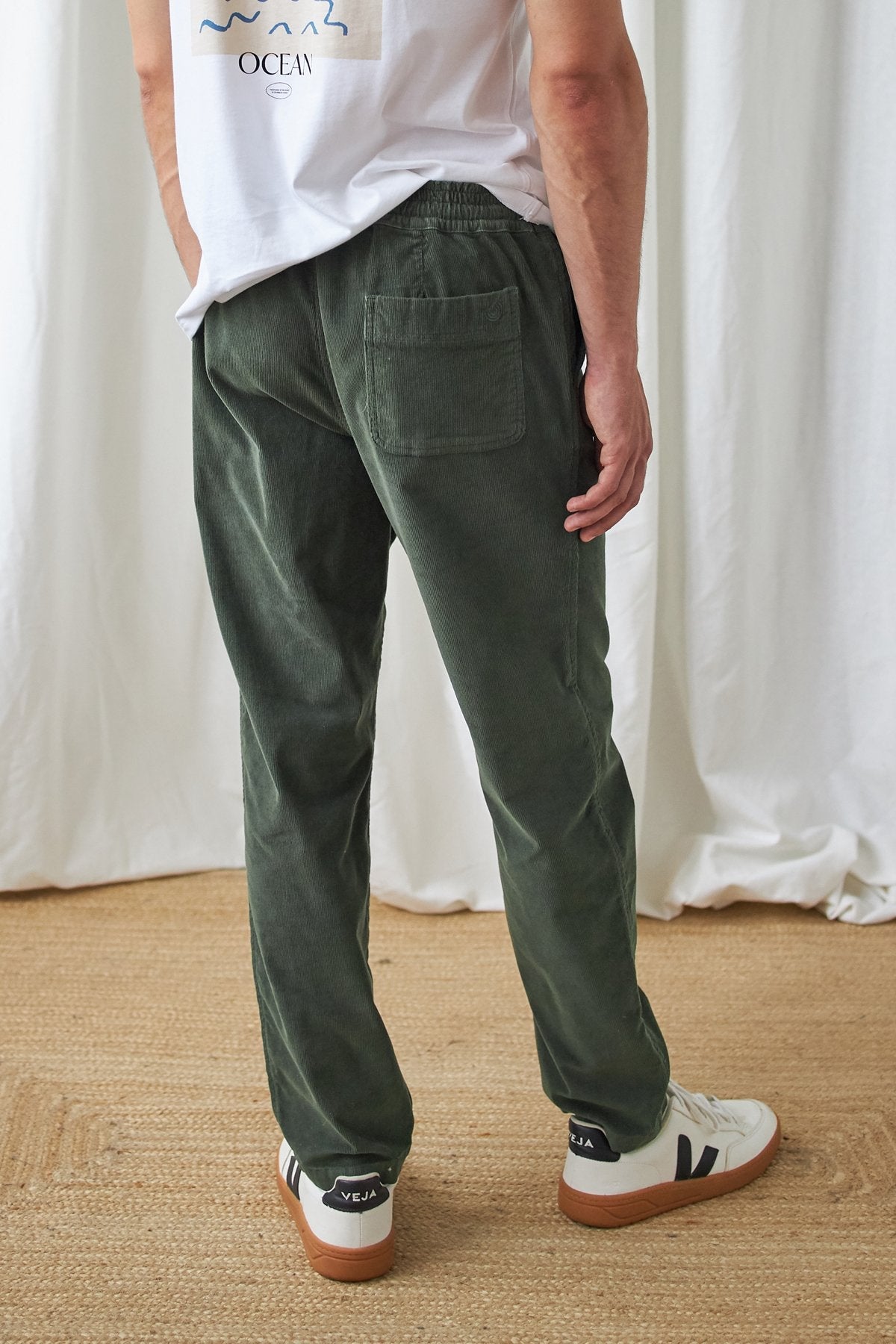 three pockets corduroy green trousers