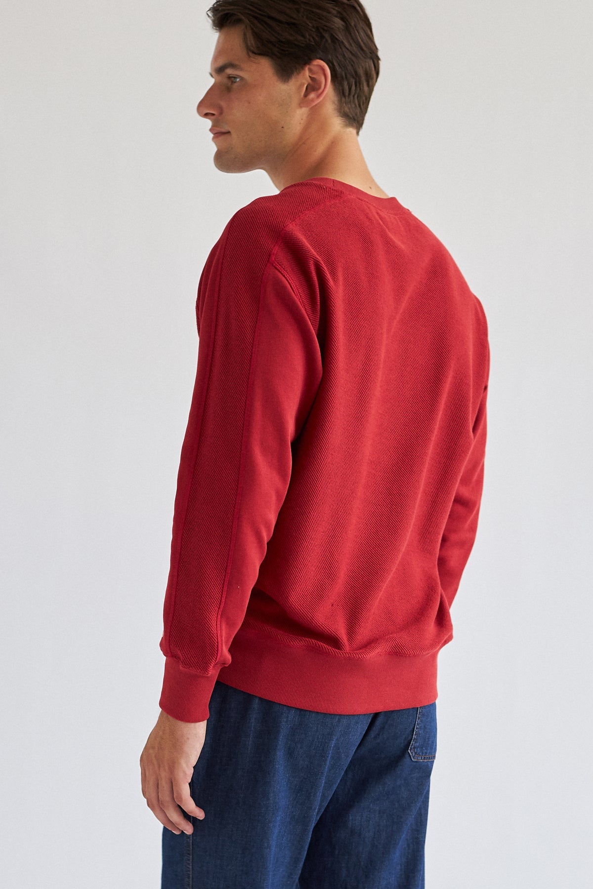 raglan sleeves red sustainable sweat